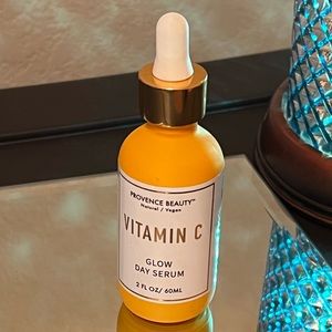 PROVENCE BEAUTY® VITAMIN C GLOW DAY SERUM with green tea and Vitamin E 2 oz.